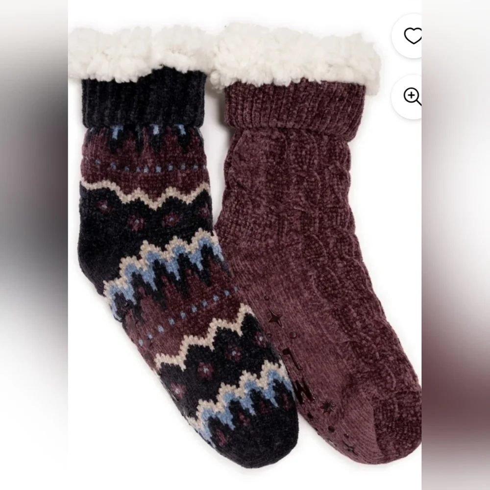 NWT- Muk Luks Womens Tall Ribbed-cuff Cabin Socks. Set Of 2 S/M   Shoe Size 5-7